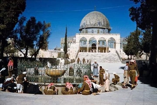 صــور لقبة الصخرة عام 1958 لم تكن مطلية بماء الذهب ...