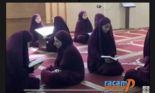 18 طالبة تختم القرآن الكريم في مخيم الرشيدية