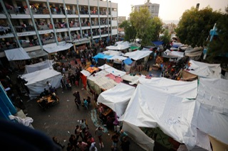 778,000 نازح يقيمون الآن في 154 منشأة تابعة للأونروا  في غزة