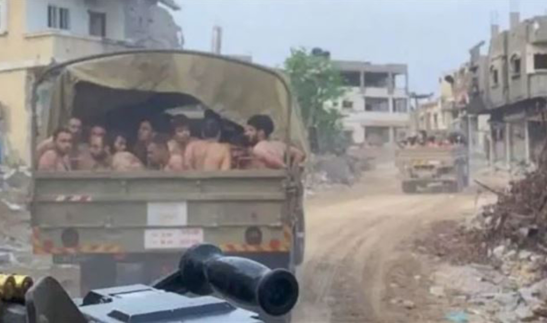 محاولة لإذلالهم"... تفاصيل جديدة عن صور الفلسطينيين "عراة"!