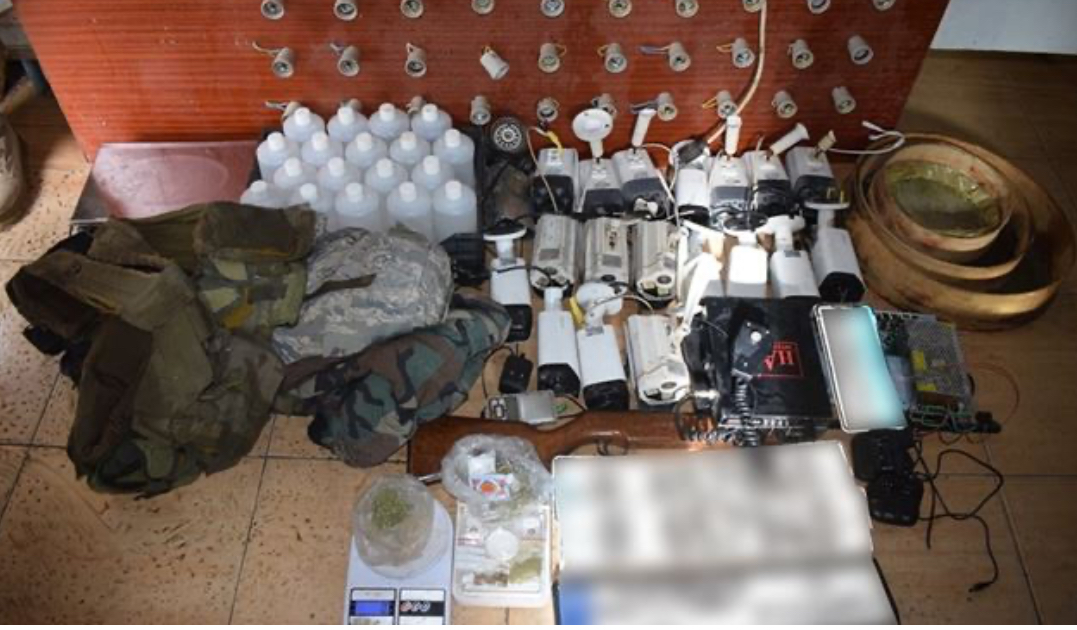 بحوزة  واحد منهم قواذف مضادة للدروع... الجيش يوقف 14 شخصاً