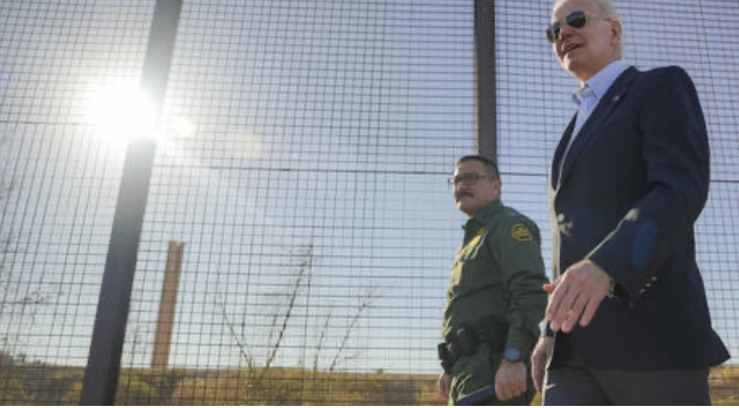 "اهربوا بأموالكم قبل أن تقع الفأس بالرأس!".. خبير روسي ينصح دولا عربية تستثمر في السندات الأمريكية