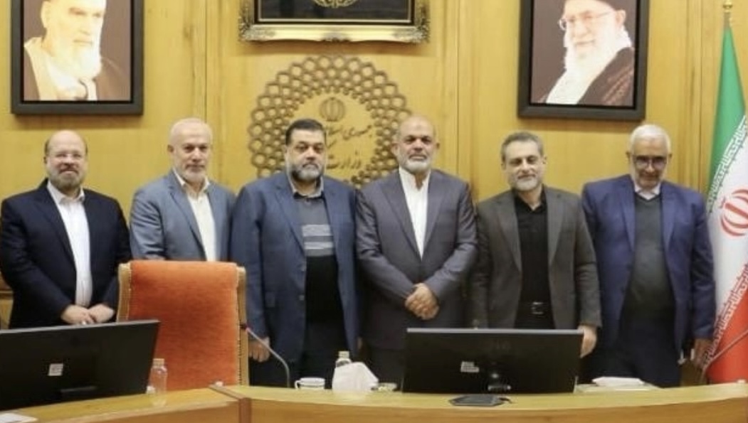 وزير الداخلية الإيراني أمام ممثلين عن حماس والجهاد الإسلامي.. إنّ فلسطين اليوم تُشرق في العالم