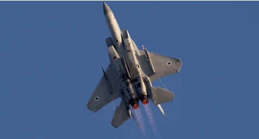 سقوط قنبلة ضخمة زنة نصف طن تابعة لسلاح الجو الإسرائيلي بالخطأ على بلدة ياتيد ضمن مستوطنات غلاف غزة