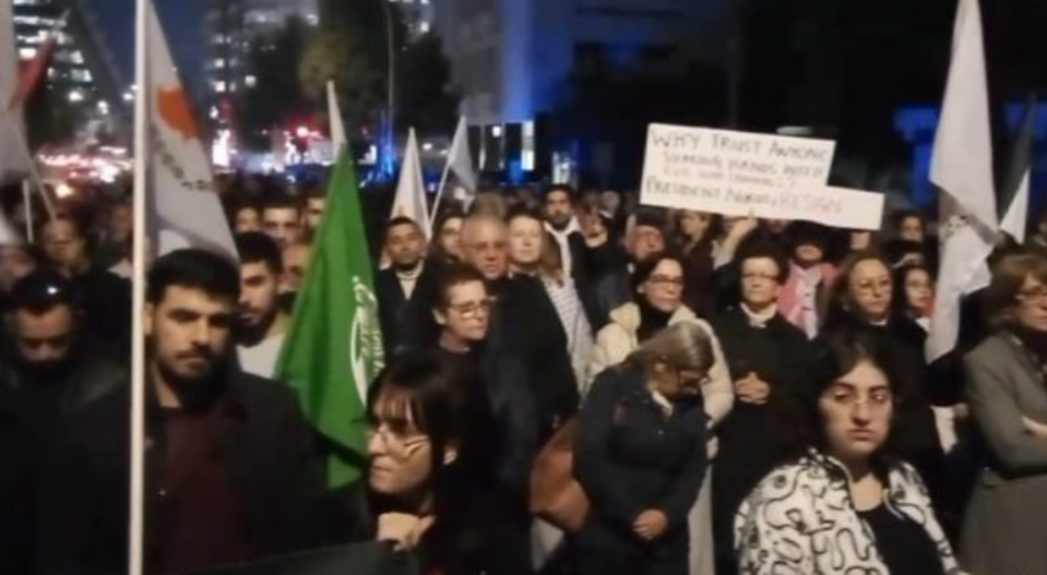 تظاهرات حاشدة في قبرص رفضا لزيارة رئيس إسرائيل.