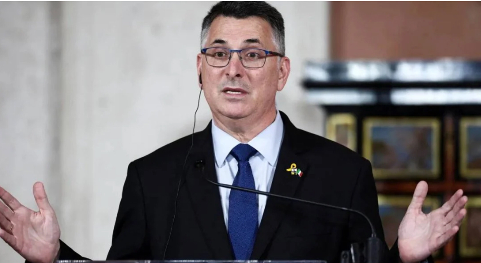 قرار مفاجئ... ساعر: واشنطن لم تبلغنا بوقف قصفها على الحوثيين