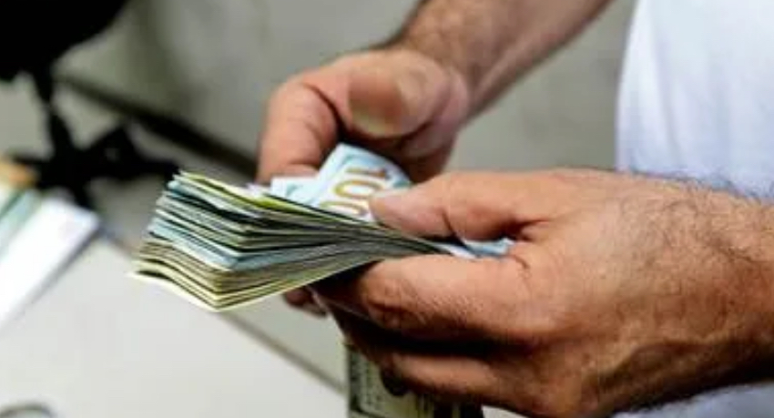 ودائع اللبنانيين في المصارف.. كيف ستتم إستعادتها ومَنْ سيتحمل الخسائر؟