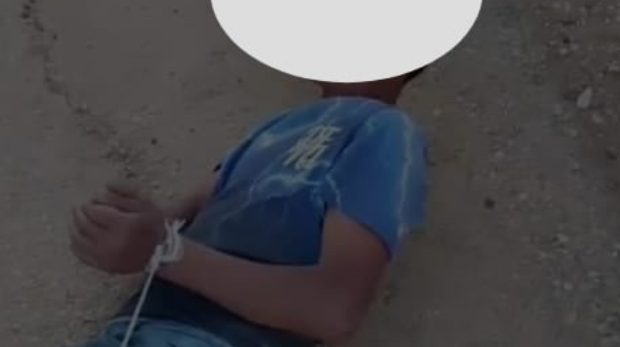 بعد انتشار فيديوهات التعذيب… الأمن يوقف خاطف الطفل في قب الياس
