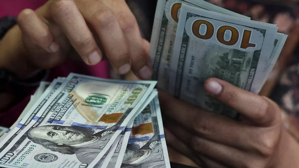 المودع سيتوفى قبل الحصول على وديعته"... رفض مطلق للسندات بدل الأموال!