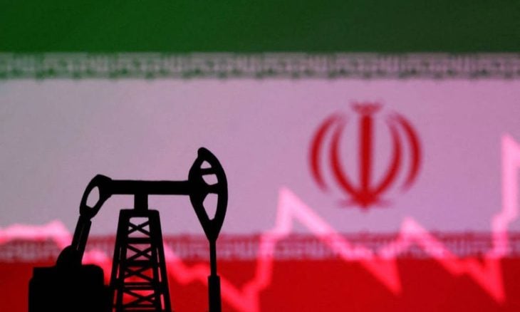 النفط يصعد 2% وسط مخاوف إزاء الإمدادات من روسيا والعراق وإيران