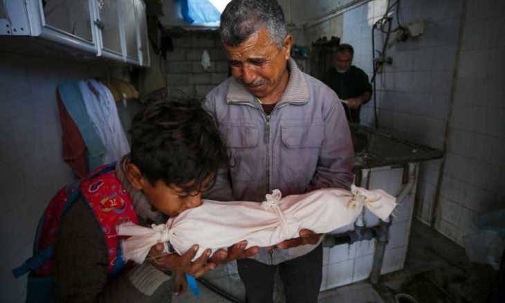 غزة.. البرد الشديد يودي بحياة رضيع فلسطيني وسط أوضاع مأساوية- (صور)