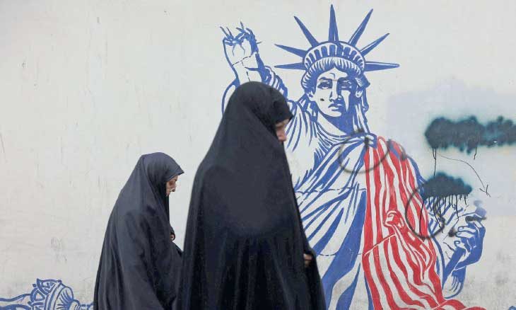 إيران تفاوض أمريكا اليوم وتتمسك بـ«خطوط حمراء»