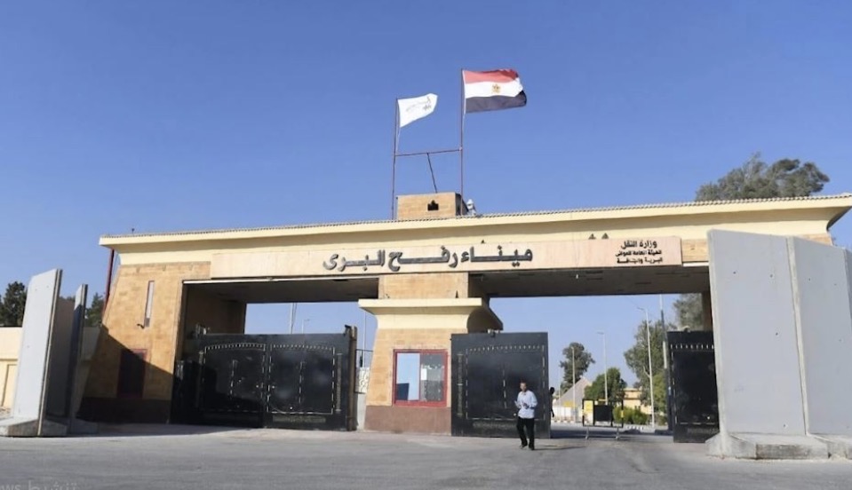 الدفعة السادسة من المرضى تغادر القطاع لتلقي العلاج خارج غزة