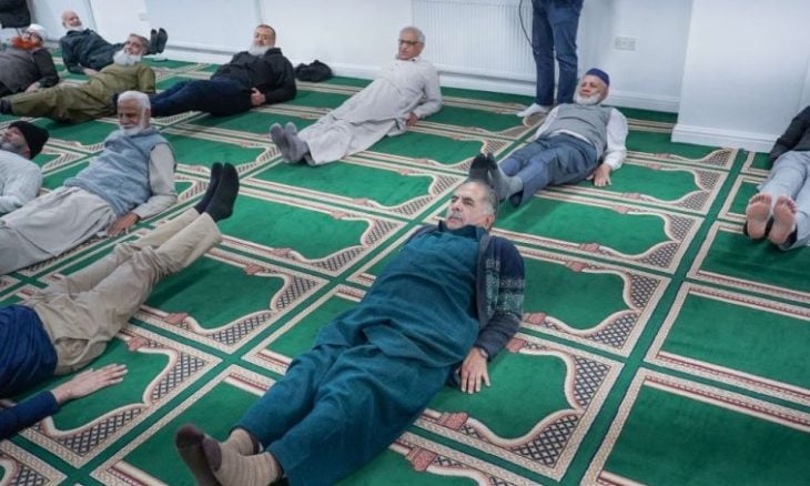 جامع في بريطانيا يحوّل “البيلاتس” إلى مساحة تواصل لكبار السن- (شاهد)