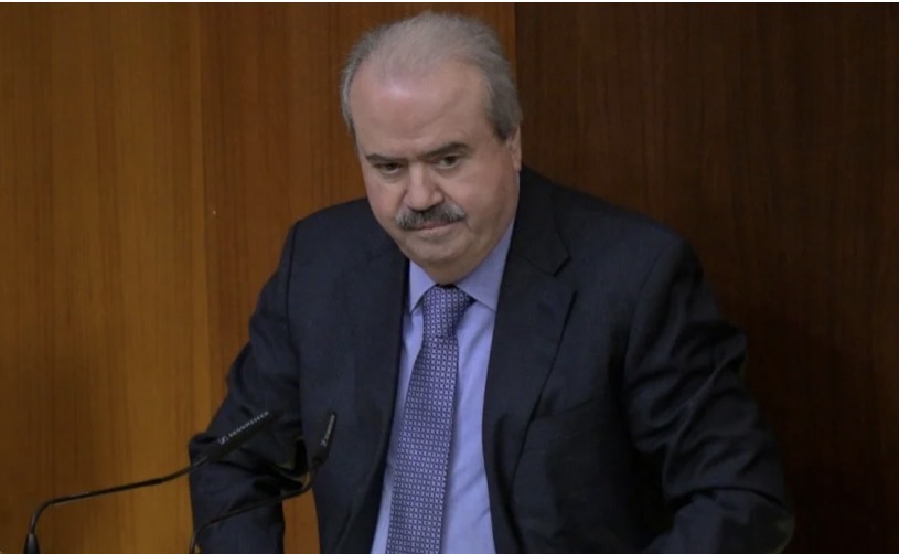 هل يستقيل وزير المال؟