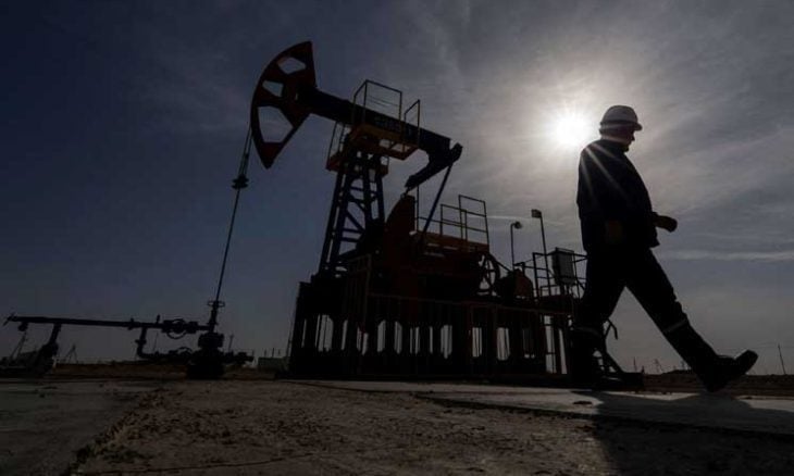 أسعار النفط تنخفض مع تقييم المستثمرين لمسار التوتر بين أمريكا وإيران