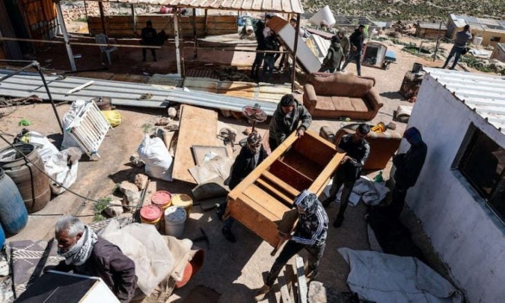 إصابة 5 فلسطينيين واعتقال 11 جراء اعتداءات الجيش والمستوطنين بالضفة الغربية- (فيديو)