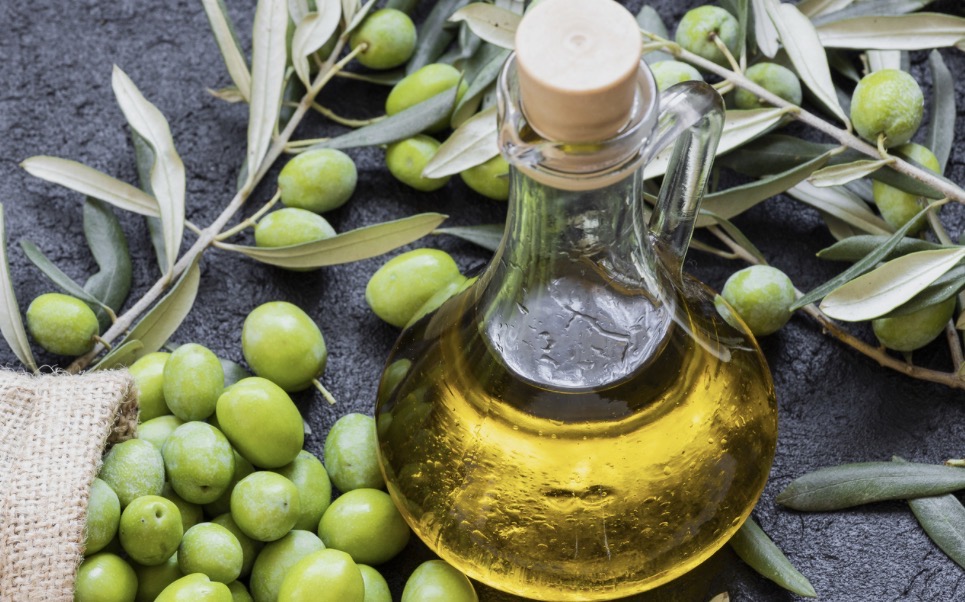 زيت الزيتون يحمي الدماغ من تغيرات التقدم في السن