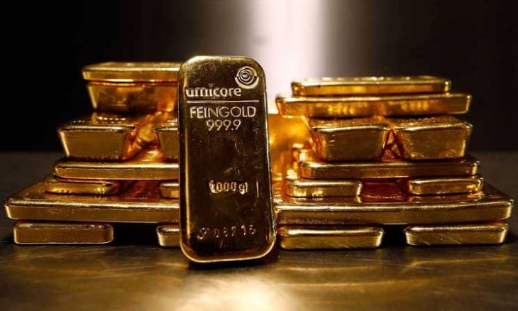 الذهب يتراجع من أعلى مستوى في 3 أسابيع مع ارتفاع الدولار