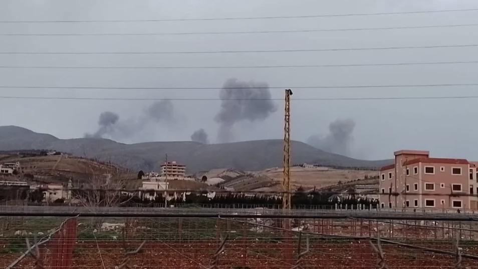 البقاع تحت النار... غارات إسرائيلية عنيفة تهزّ جرود شمسطار وبعلبك (فيديو)