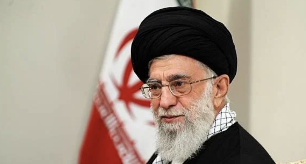 الثمن سيكون باهظًا وثقيلاً"... خامنئي يتوعّد إسرائيل