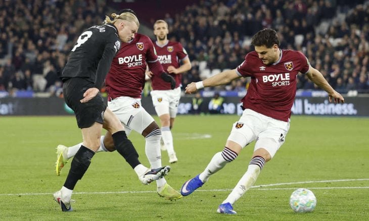 مانشستر سيتي يتعثر أمام ويستهام ويقرب أرسنال خطوة جديدة من لقب الدوري الإنكليزي