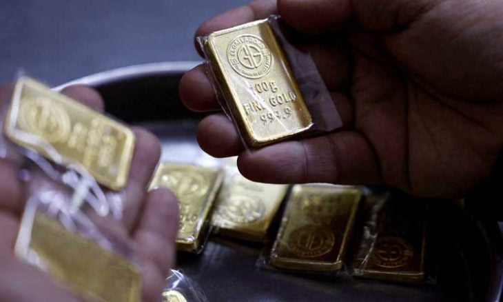 الذهب ينخفض مع تبدد الآمال في خفض الفائدة بسبب ارتفاع أسعار الطاقة