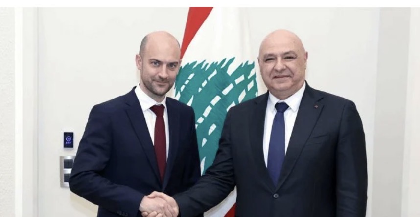 مبادرات "عكس اتجاه النار" ووقف النار "وهم"