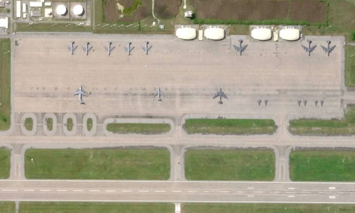 وول ستريت جورنال: إيران استهدفت قاعدة أمريكية بريطانية مشتركة وسط المحيط الهندي بصاروخين باليستيين