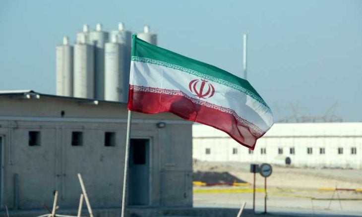 إيران: مقتل شخص وتدمير مبني في هجوم على منطقة قريبة من منشأة بوشهر النووية