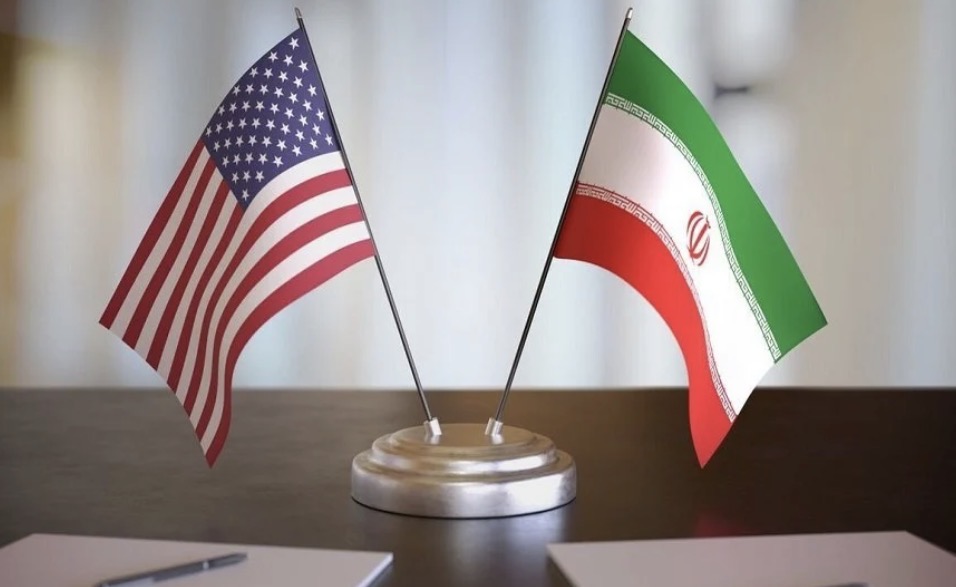 مرونة إيرانية ورفض أميركي لشروط مسبقة… تقارير إسرائيلية تكشف كواليس المفاوضات