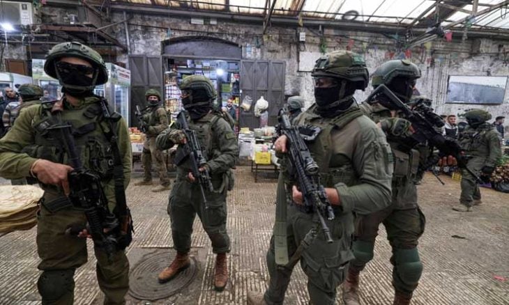 جيش الاحتلال يقتحم نابلس شمالي الضفة ومخيم قلنديا في القدس ويستولي على منازل فلسطينية- (فيديوهات)