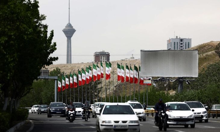 إيران تقول إنها طالبت بإنهاء الحرب والإفراج عن أصولها المجمّدة رداً على المقترح الأمريكي