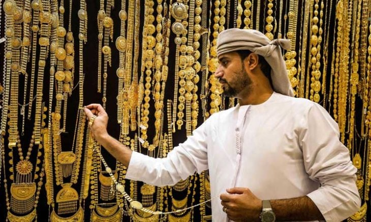 الذهب يلمع وسط ترقب تطورات الصراع في الشرق الأوسط