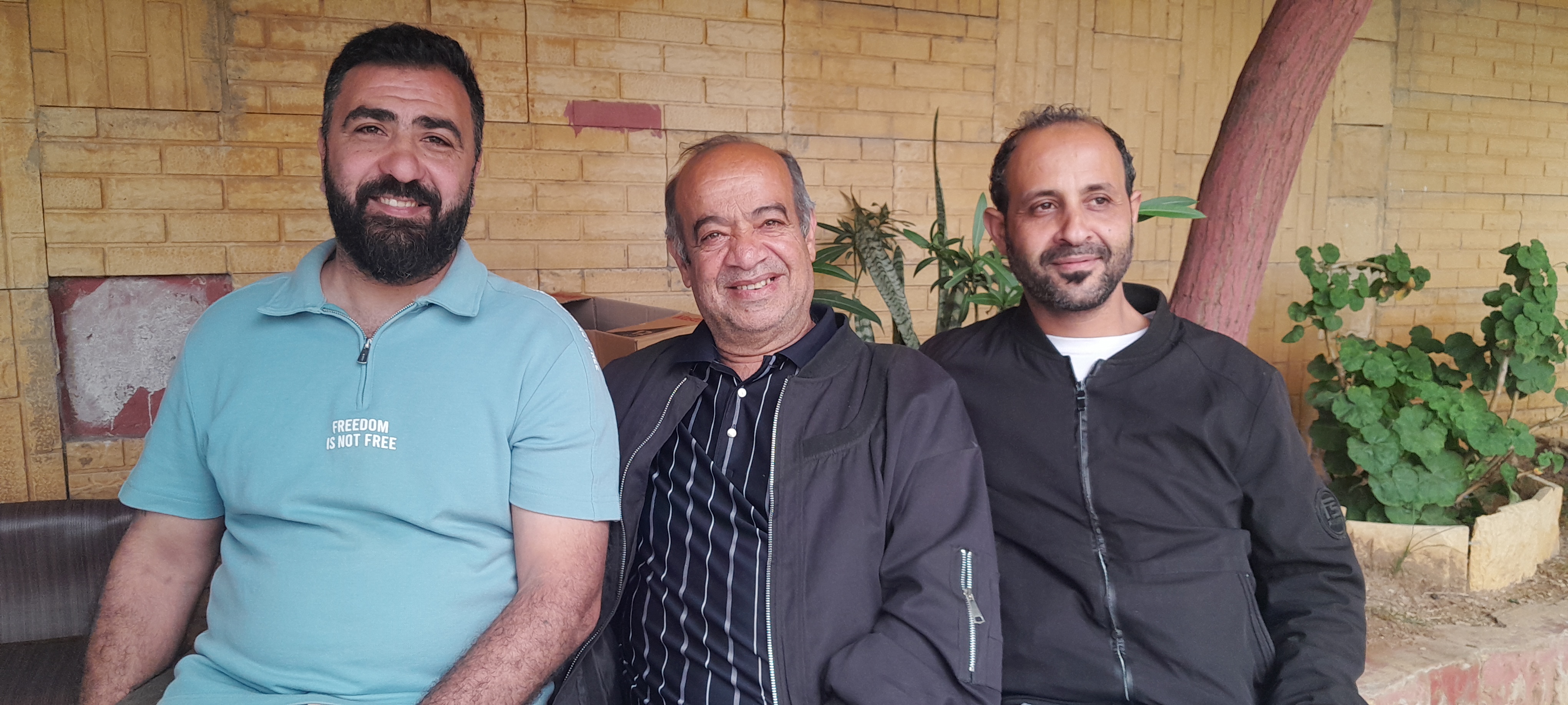 في أجواء رياضية تعبّر عن روح التعاون والعمل المشترك لخدمة شباب مخيم نهر البارد، جمعت صورة أخوية كريمة كلا من الاخوة : ابو عساف- وجدي ديوان- مراد واكد