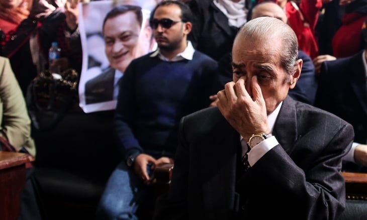 “حوّل الرئيس لحرامي مونة”… تصريحات حول محامي مبارك تثير الجدل في مصر… وأسرته تنفيها