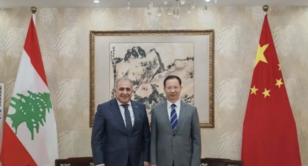 السفير الفلسطيني في لبنان يبحث مع السفير الصيني أوضاع اللاجئين الفلسطينيين والتطورات في لبنان