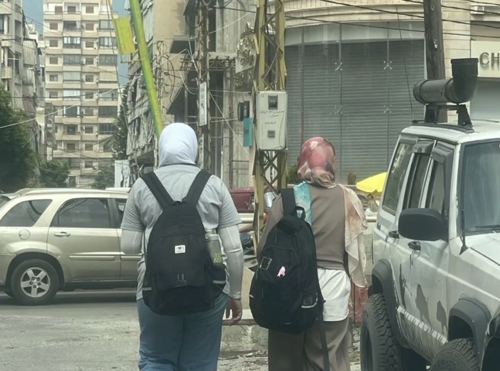مدارس تُخلي وطرقات تختنق... بيروت تحت ضغط التهديد
