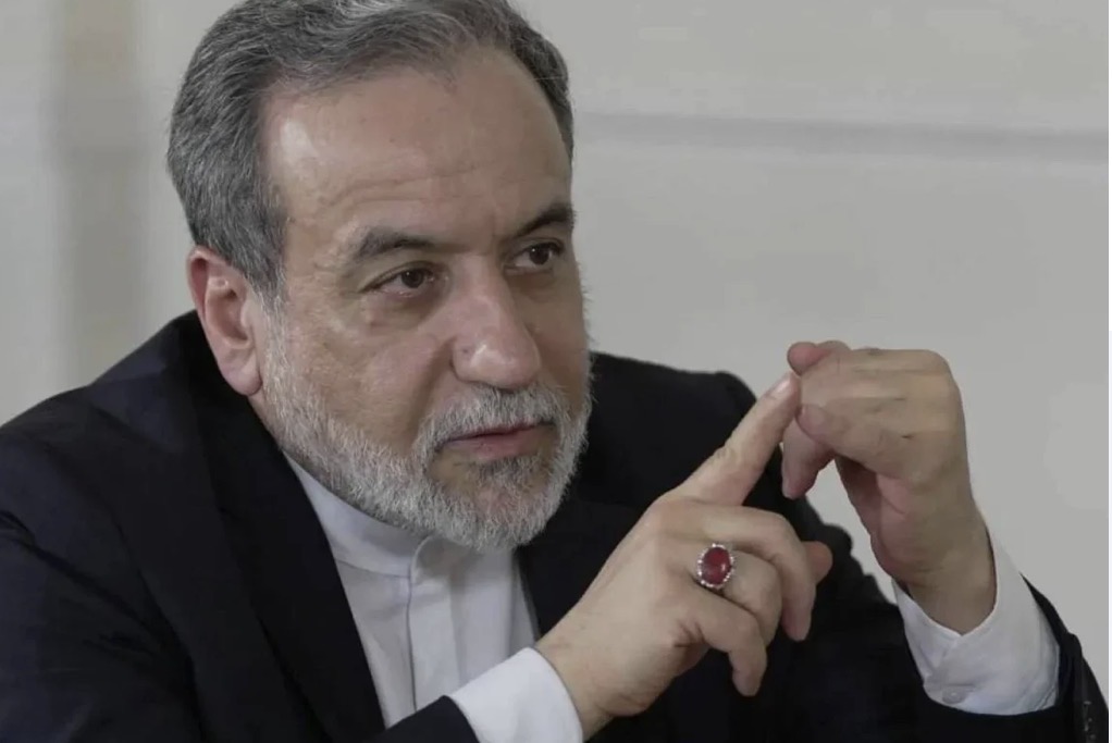 رسالة مبطّنة بنبرة حاسمة... عراقجي يلوّح بما بعد الدبلوماسية