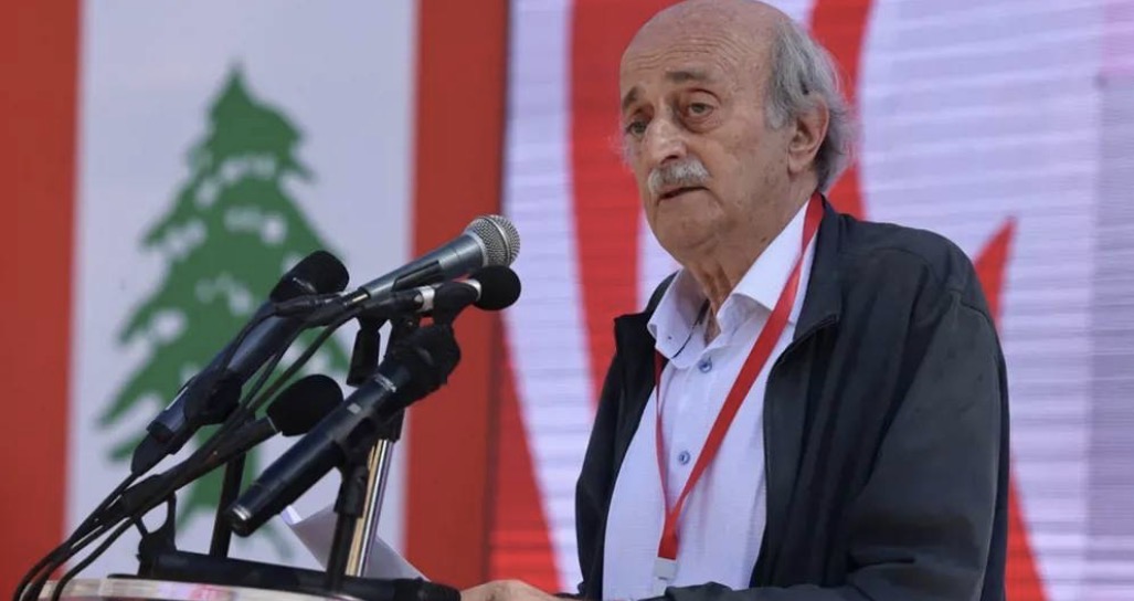 من الأسد إلى عرفات وعون... جنبلاط يكشف أسراراً مدفونة