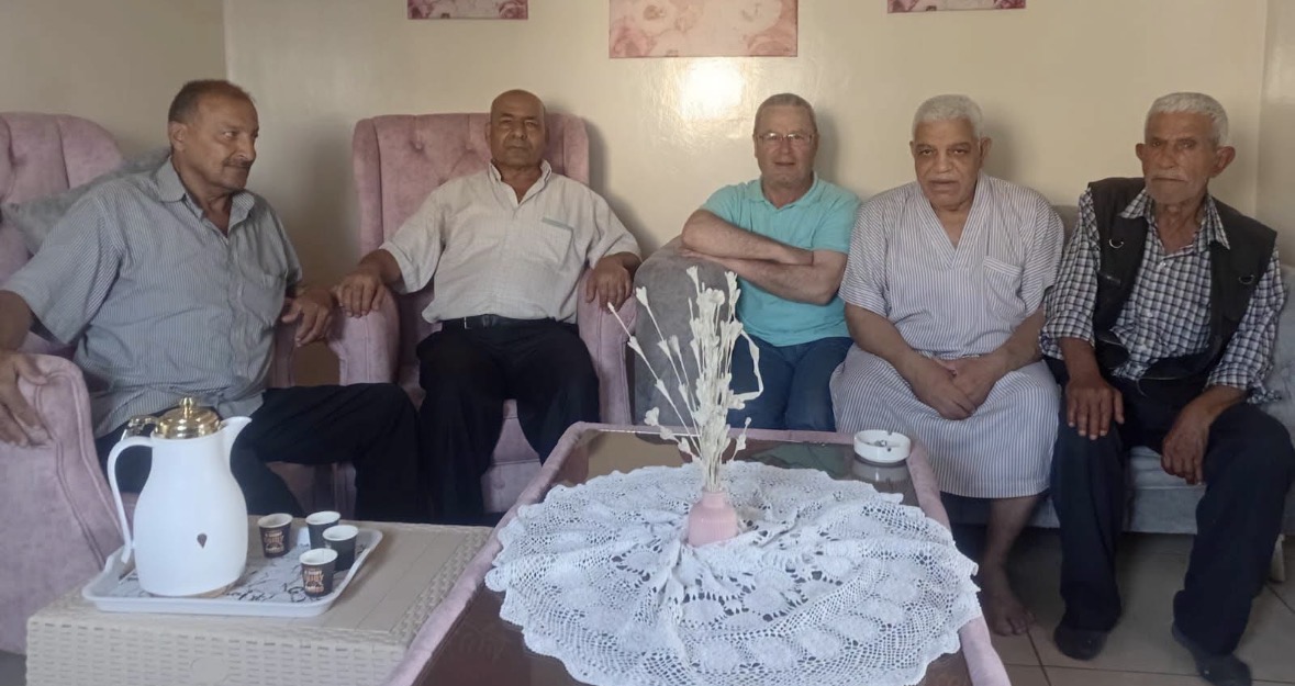 *اللجنة الشعبية الفلسطينية في مخيم البداوي تزور أبو فراس موسى للاطمئنان على صحته*