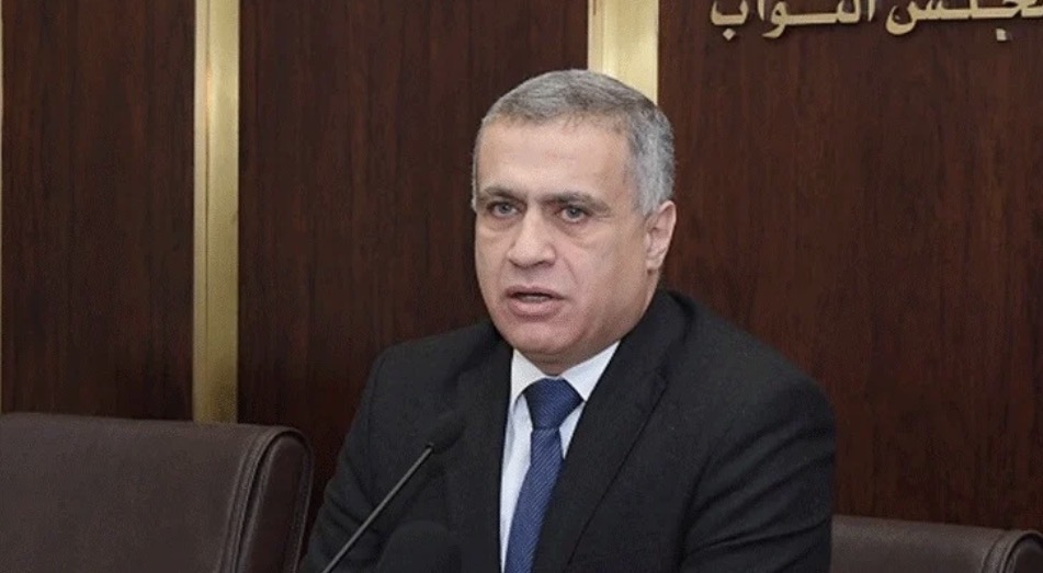 تطور جديد بشأن الامتحانات الرسمية... طرابلسي يتحدث عن قرار مرتقب