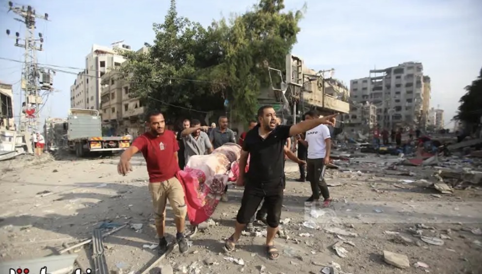 شهيد ومصابون في قصف مسيّرة للاحتلال تجمعا للمواطنين بحي الشيخ رضوان