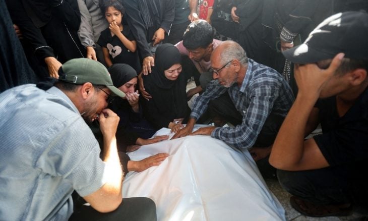 استشهاد 3 فلسطينيين وإصابة آخرين في قصف إسرائيلي على غزة- (فيديو)