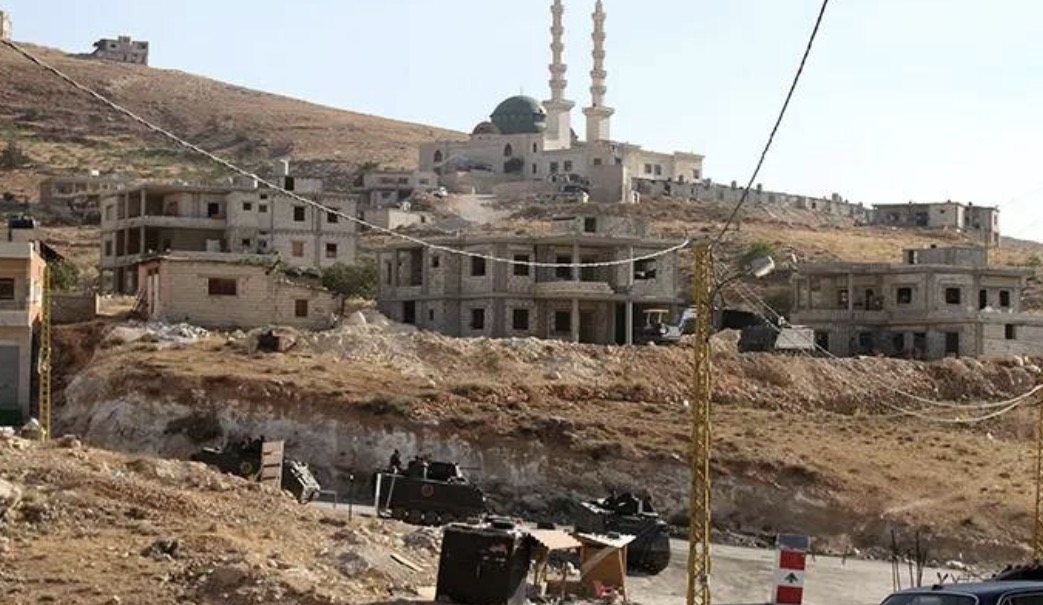 عملية أمنية في عرسال... ومخابرات الجيش تؤازر الدهم