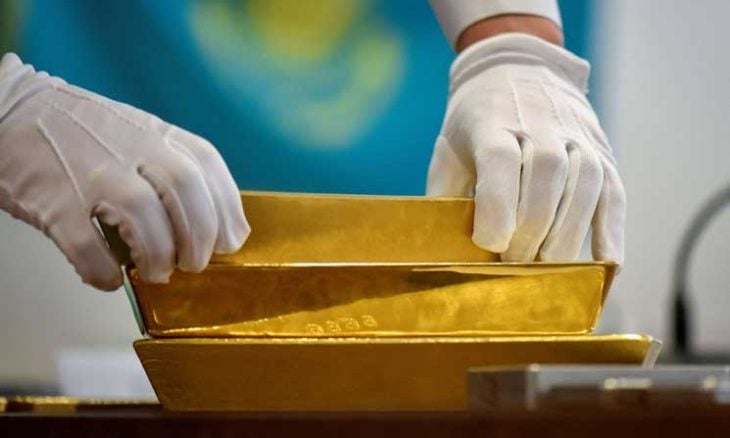 الذهب يواصل مكاسبه وسط بيانات وظائف ضعيفة وتراجع النفط