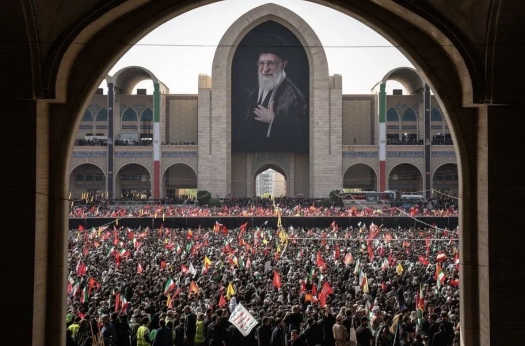 "وقفتم في الجانب الصحيح من التاريخ"... طهران تشيد بالوفود المشاركة في التشييع