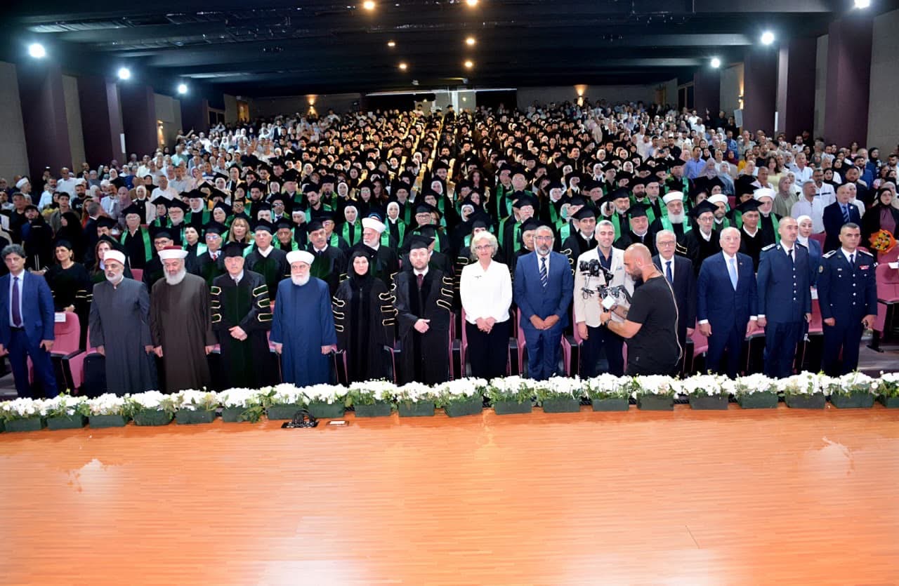 جامعة الجنان تحتفل بتخريج الدّفعة الخامسة والثّلاثين "نبض الوطن" برعاية وزيرة التّربية والتّعليم العالي