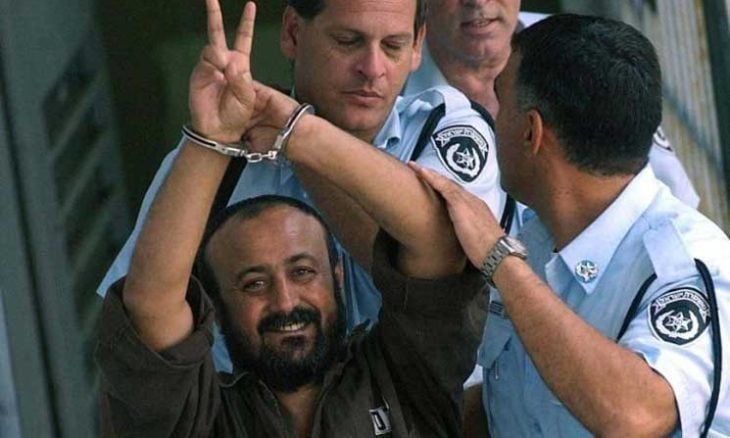 يبث رسائل تحريضية من داخل السجن ويحلم بتوحيد حماس وفتح ..”سنوار آخر”.. لعبة “نيلسون مانديلا الفلسطيني” المزدوجة