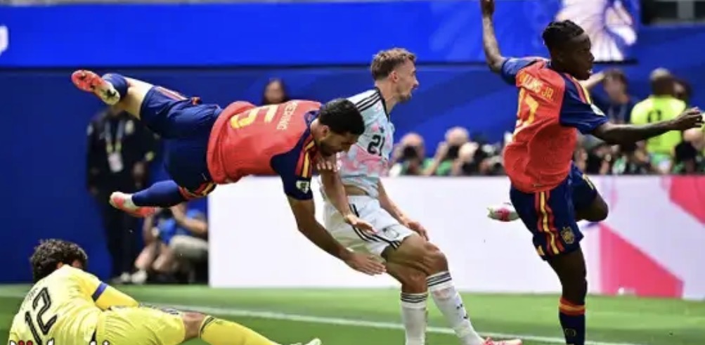 ميرينو ينقذ إسبانيا مجدداً ويقودها إلى نصف نهائي كأس العالم أمام فرنسا